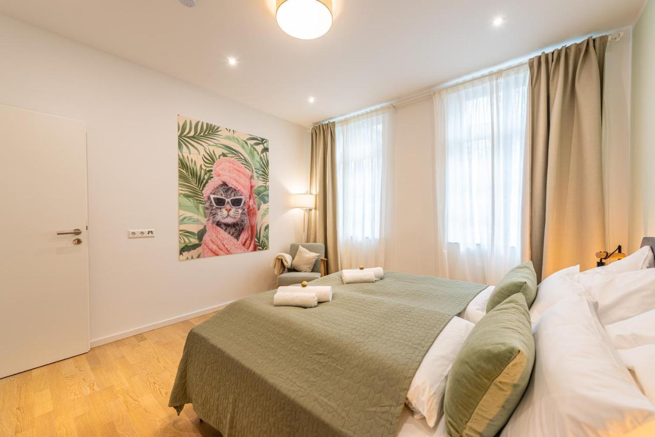 Vivid Luxury Apartment Ludwigsburg - Bluehendes Barock-Forum-Schloss-Modern Exterior photo