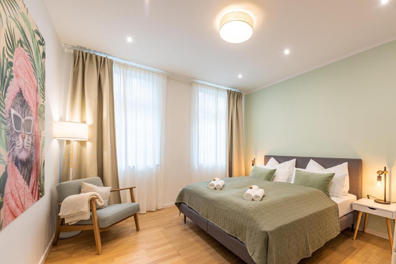Vivid Luxury Apartment Ludwigsburg - Bluehendes Barock-Forum-Schloss-Modern Exterior photo